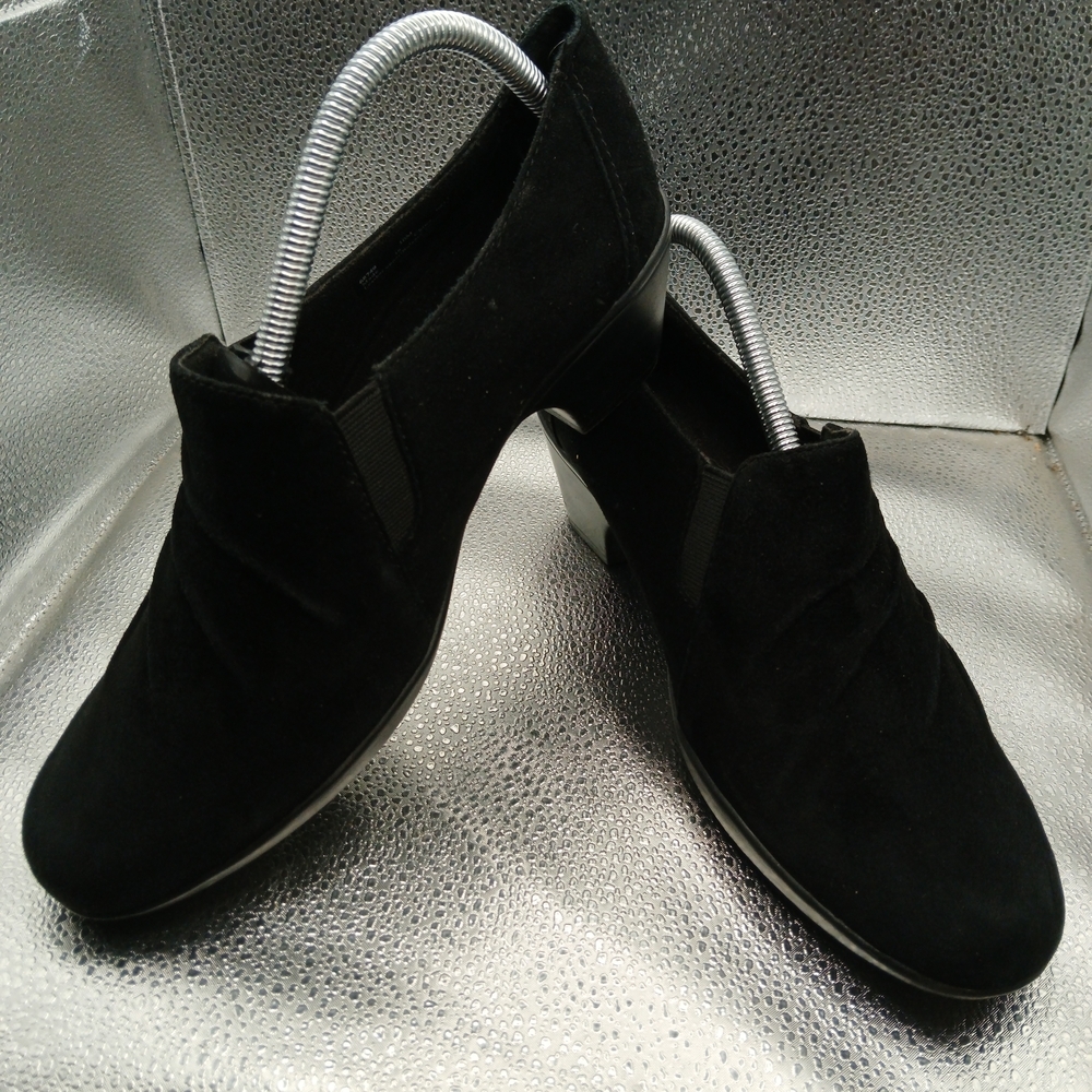Clarks Black Suede Ankle Booties Women's Size 10